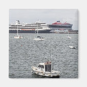 Kreuzfahrtschiffe im Hafen von Bilbao, Spanien | K Magnet (Vorne)