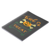 Kreuzknochen Halloween-Kürbis zu Trick oder zu Gas Notizblock (Linke Seite)