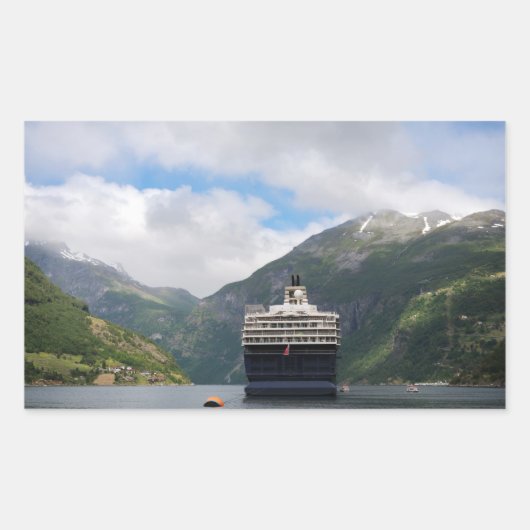 Kreuzschiff in Geirangerfjord-Aufkleber Rechteckiger Aufkleber (Vorderseite)