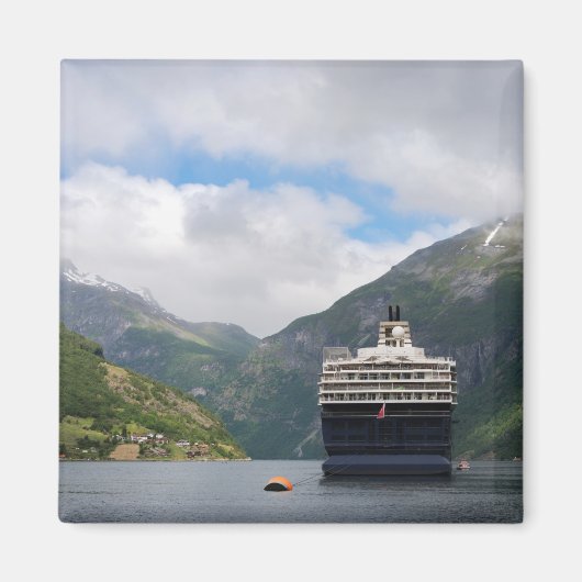 Kreuzschiff in Geirangerfjord-Magnet Magnet (Vorne)
