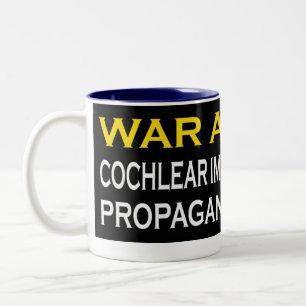 Krieg gegen Ci-Industrie-Propaganda-Maschine Zweifarbige Tasse