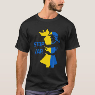 Krieg I steht mit ukrainischer Flagge für Frieden T-Shirt