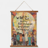 Krieg ist für Kinder nicht gesund Wandteppich Mit Holzrahmen (Vorderseite)