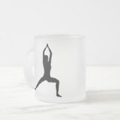 Krieger-Yoga-Pose-Silhouette Schwarzweiss Mattglastasse (Vorderseite Links)