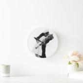 Kriegsende Kiss Runde Wanduhr (Zuhause)