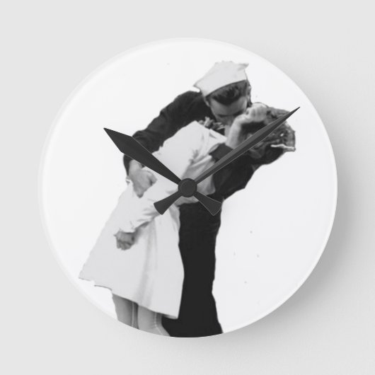 Kriegsende Kiss Runde Wanduhr (Vorderseite)