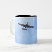 Kriegsflugzeug Zweifarbige Tasse (Vorderseite Links)