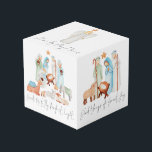 Krippe Illustration Carol Texte Weihnachten Würfel<br><div class="desc">Krippe Illustration Carol Texte Weihnachten. Moderne Illustrationen auf jeder Seite von Mary, Joseph und Baby Jesus in seinem Manager und mit seinem Hirten und Schafen und die drei Könige, und ein Engel mit einer Linie verschiedene Weihnachtslieder in einem stilvollen Set Skript auf jedem.</div>