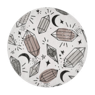 Kristalle, Mond, Sterne, überlappendes Design. Schneidebrett