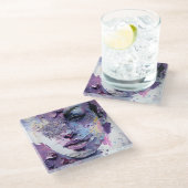 "Kristalline Stille" - ein Lila Portrait Glasuntersetzer (Schrägansicht)