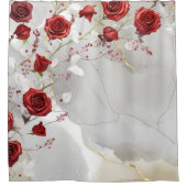 Kristallklare rote Rosen auf Marmorboden Duschvorhang (Vorderseite)