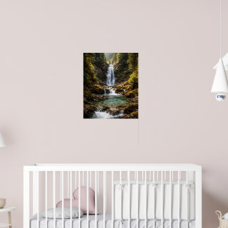 Kristallwasserfall im Bergtal Poster