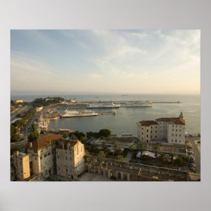 Kroatien, Dalmatien, Split. Blick auf die Riva Poster