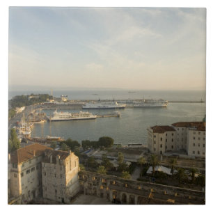 Kroatien, Dalmatien, Split. Sicht auf Riva Fliese