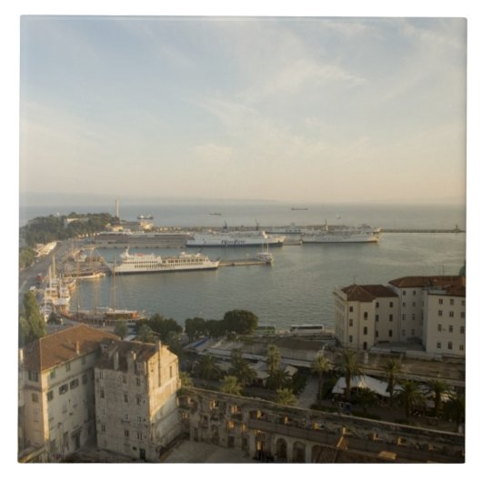 Kroatien, Dalmatien, Split. Sicht auf Riva Fliese (Vorderseite)