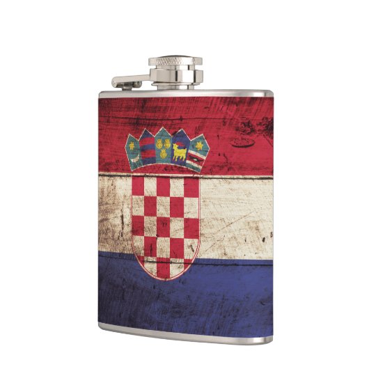 Kroatien-Flagge auf altem hölzernem Korn Flachmann (Links)