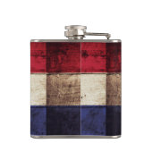 Kroatien-Flagge auf altem hölzernem Korn Flachmann (Rückseite)