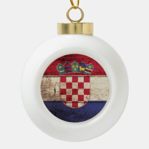 Kroatien-Flagge auf altem hölzernem Korn Keramik Kugel-Ornament