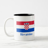 Kroatien-Flagge mit Namen auf Kroaten Zweifarbige Tasse (Links)