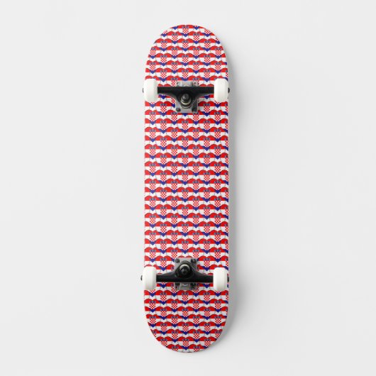 Kroatische Flag Farben Herz Muster pattern Patriot Skateboard (Vorderseite)