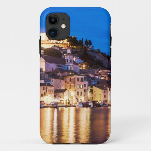 kroatische Stadt Sibenik in der Nacht. Case-Mate iPhone Hülle (Rückseite)