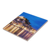 kroatische Stadt Sibenik in der Nacht Fliese (Seite)