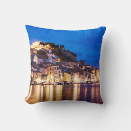 kroatische Stadt Sibenik in der Nacht Kissen
