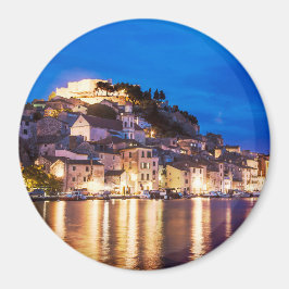 kroatische Stadt Sibenik in der Nacht Magnet