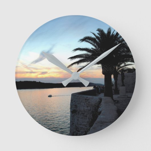 Kroatischer Sonnenuntergang Runde Wanduhr (Vorderseite)