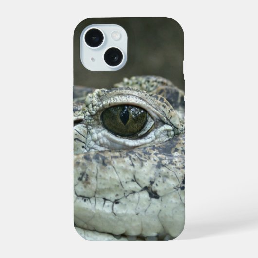 Krokodilauge iPhone 15 Hülle (Rückseite)