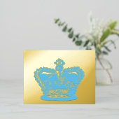 Krone | Goldkrone Es ist eine junge Geburtserkläru Folie Einladungspostkarte (Stehend vorne)