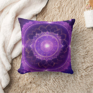 Kronen-Chakra Lila Mandala Kissen