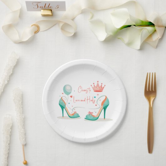 Kronen und hohe Absätze - Glamouröses Thema Rosa & Pappteller (Hochzeit)