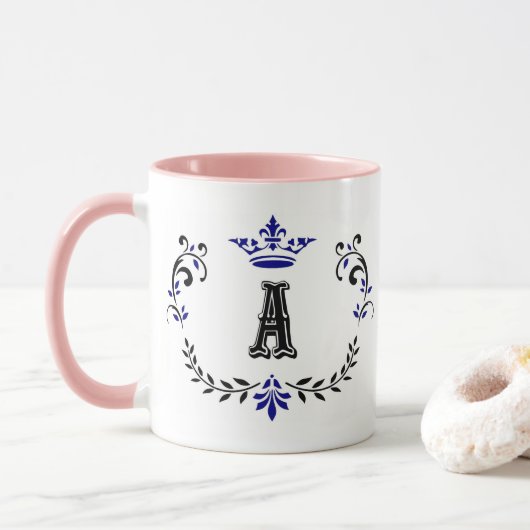 Kronenkranz A Monogramm Tasse (Mit Donut)