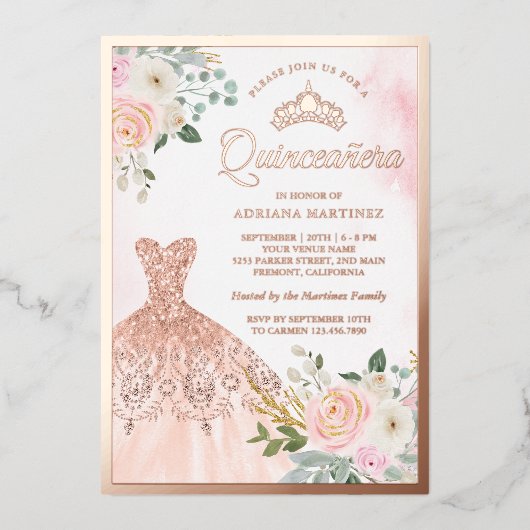 Kronenrot Blütenblüte Quinceanera Rose Gold Folieneinladung (Vorderseite)