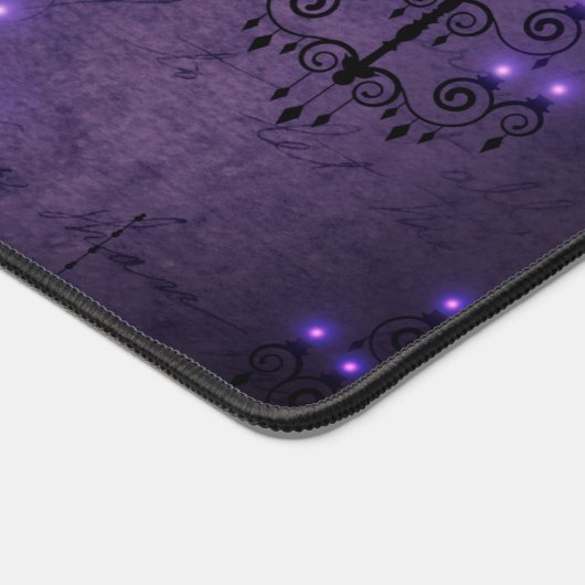 Kronleuchter lila, schwarz-gotisch Vintag Schreibtischunterlage (Ecke)