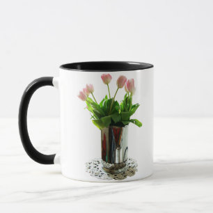 Krug mit rosafarbenen Tulpen Tasse