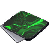 Krümmungen und Falten grün nickeliert auf dunklem  Laptopschutzhülle (Vorne Knopf)