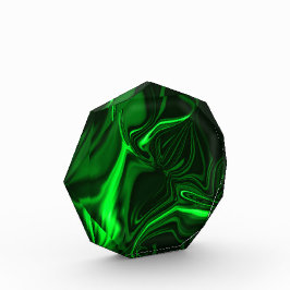 Krümmungen und Falten grün vernickelt in dunklem F Fotoblock