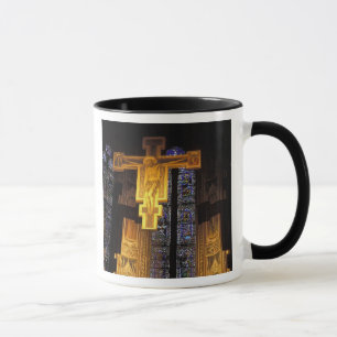 Kruzifix über dem Hochaltar in der Santa Tasse