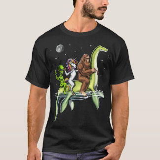 Kryptiden reiten auf Loch Ness Monster T-Shirt