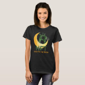 Kryptowährungs-Matrix-Bit-Code geht auf das Moo T-Shirt (Vorne ganz)