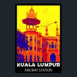 Kuala Lumpur Bahnhof Pop Art Poster<br><div class="desc">Der alte Bahnhof Kuala Lumpur ist eine der bekanntesten historischen Sehenswürdigkeiten Malaysias. Es wurde 1910 im englisch-mogulschen Architekturstil erbaut und von AB Hubback entworfen. Auf meiner Website finden Sie Details: http://www.malaysia-traveler.com/kl-railway-station.html Mein Poster enthält sowohl Pop-Kunst als auch Vintage-Reiseplakate und verleiht so einen einzigartigen Look.</div>
