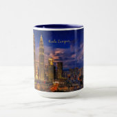 Kuala Lumpur Skyline in der Nacht Tasse (Zentrum)