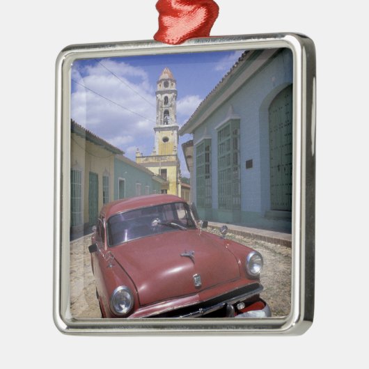 Kuba, altes Kolonialdorf von Trinidad. Silbernes Ornament (Links)