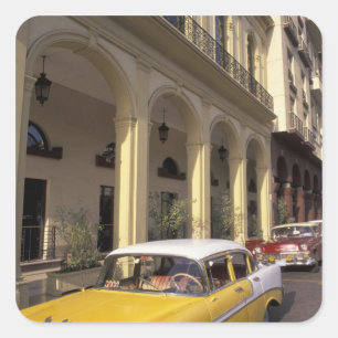 Kuba, Havanna. Colorful Chevy's aus den 1950er Jah Quadratischer Aufkleber