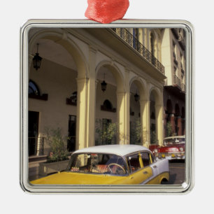 Kuba, Havanna. Colorful Chevy's aus den 1950er Jah Silbernes Ornament