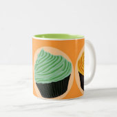 Kuchen-Aromen Zweifarbige Tasse (VorderseiteRechts)
