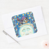 KUCHEN ÜBER DEN MANN AUF DEM MUND, FARBIGER WEISS QUADRATISCHER AUFKLEBER (Umschlag)