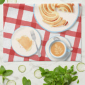 Kuchen und Kaffee für zwei Personen Geschirrtuch (Gefaltet)